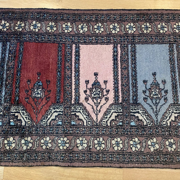 Vintage Rug, 2' 2 x 6' 6 Prayer