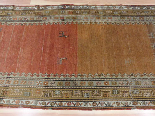 The Anatomy of an Oriental Rug