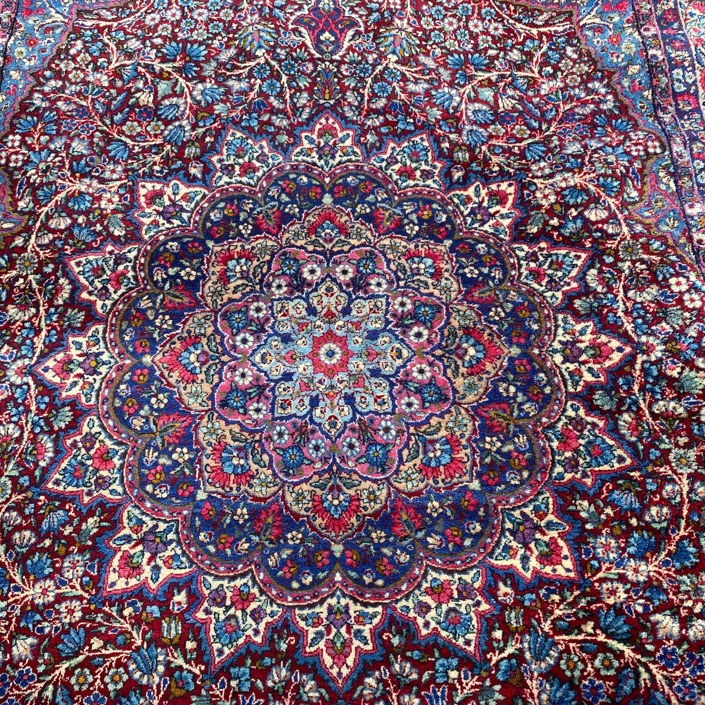 Vintage Rug, 6' x 9' 2 Red