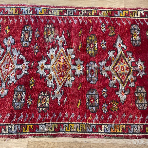 Vintage Rug, 1' 10 x 2' 5 Red