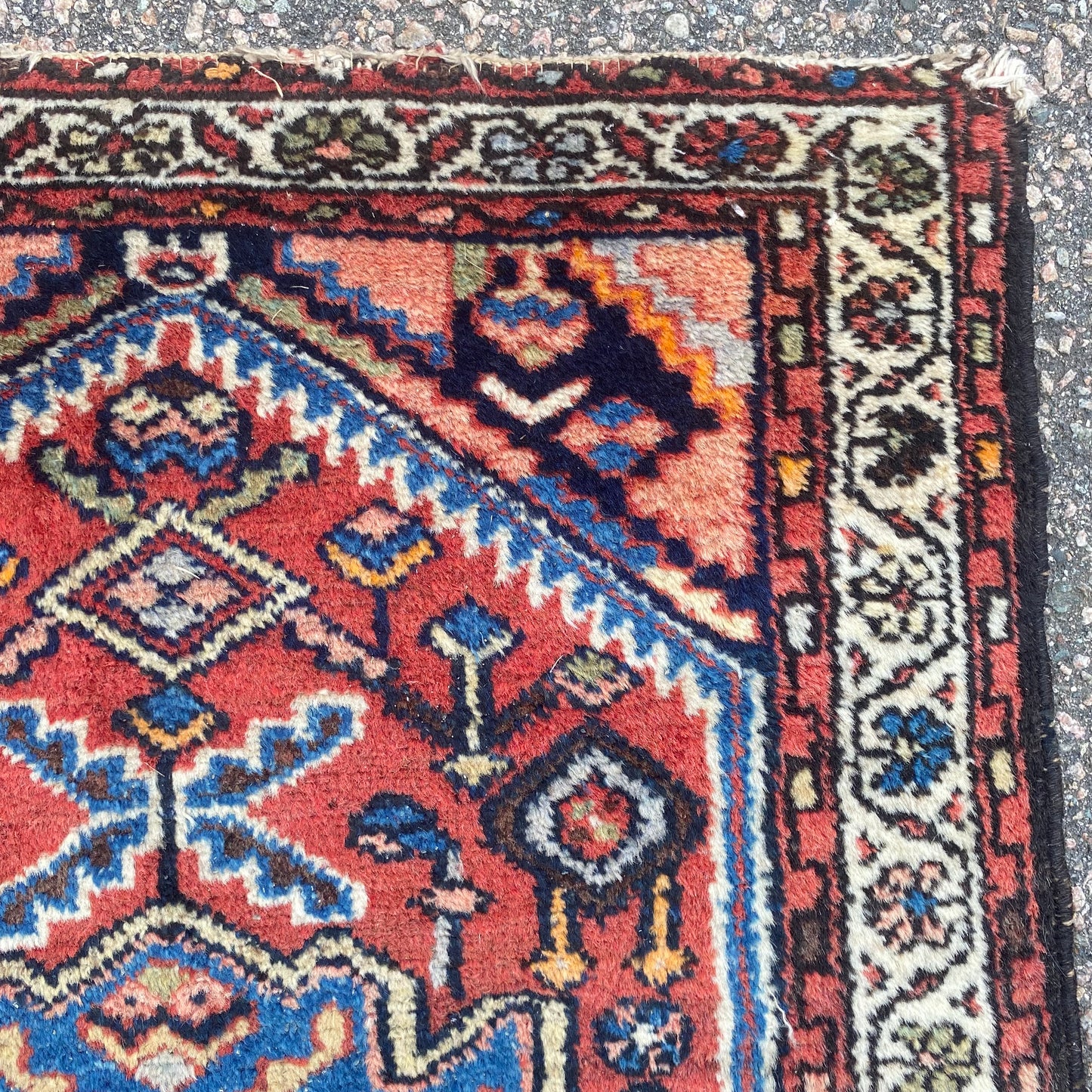 Vintage Rug, 2' 2 x 2' 11 Red