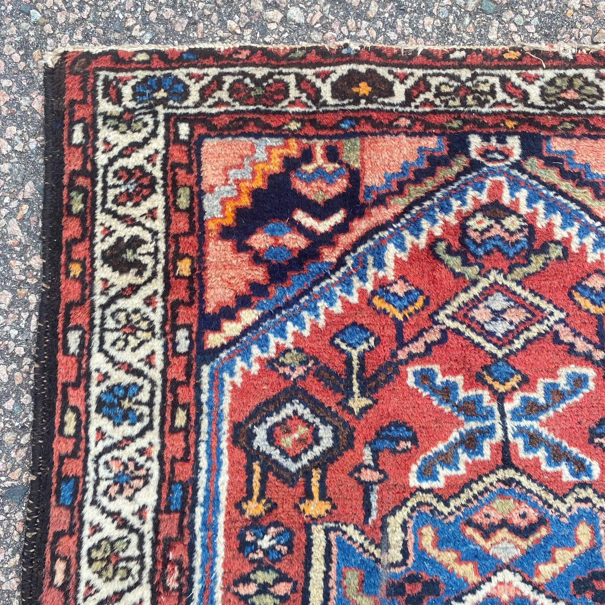 Vintage Rug, 2' 2 x 2' 11 Red – Jessie's Oriental Rugs