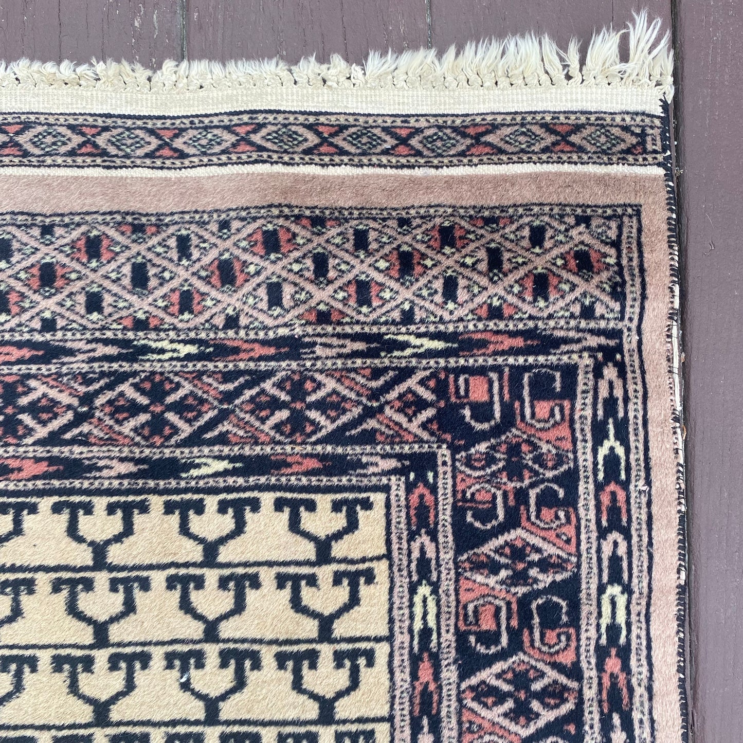 Vintage Rug, 2' x 2' 6 Cream