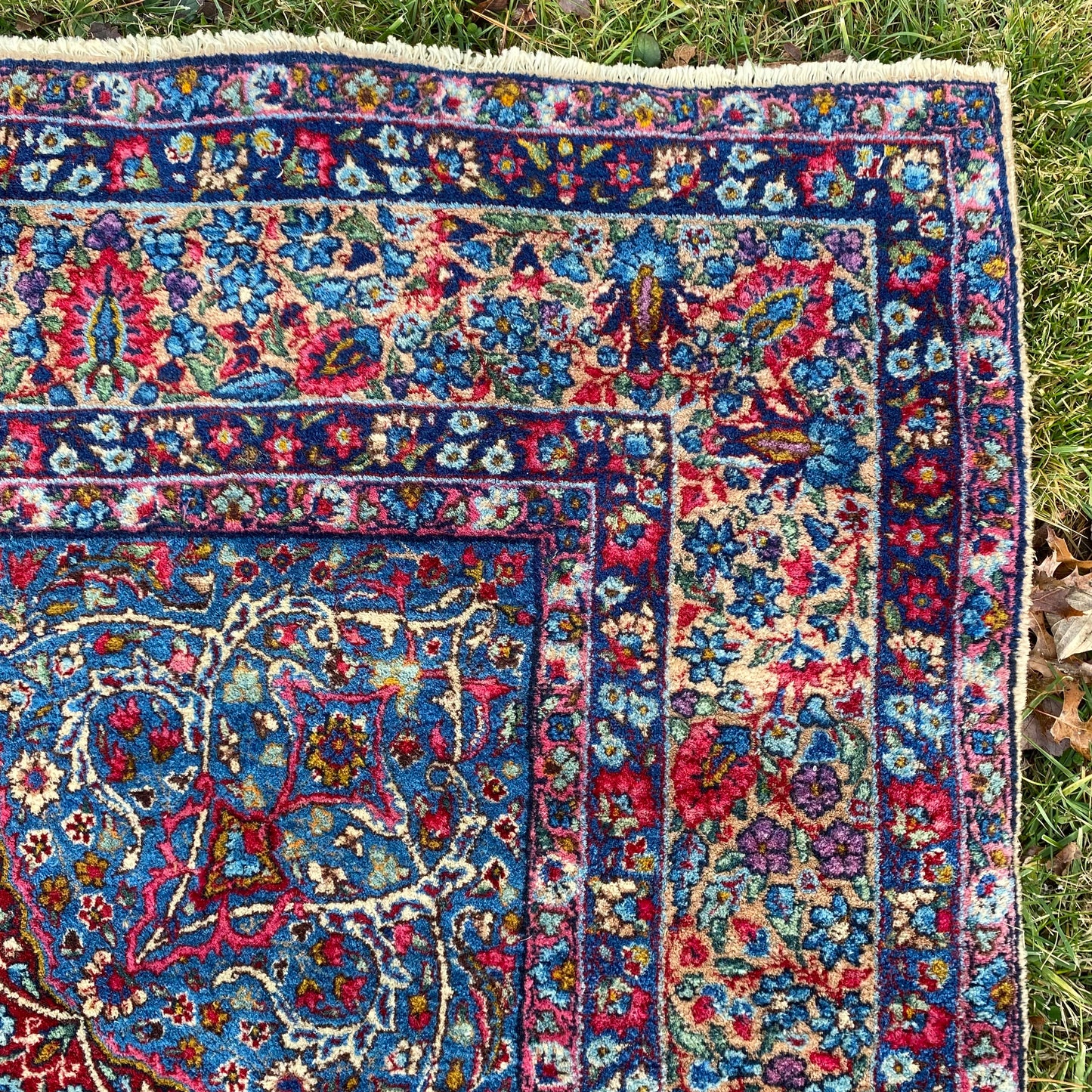 Vintage Rug, 6' x 9' 2 Red