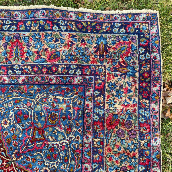 Vintage Rug, 6' x 9' 2 Red