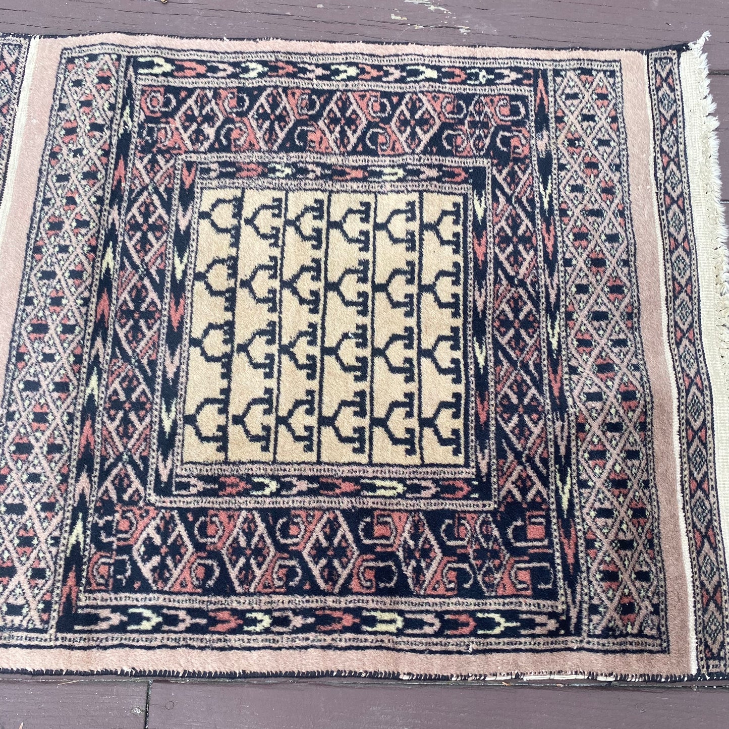 Vintage Rug, 2' x 2' 6 Cream