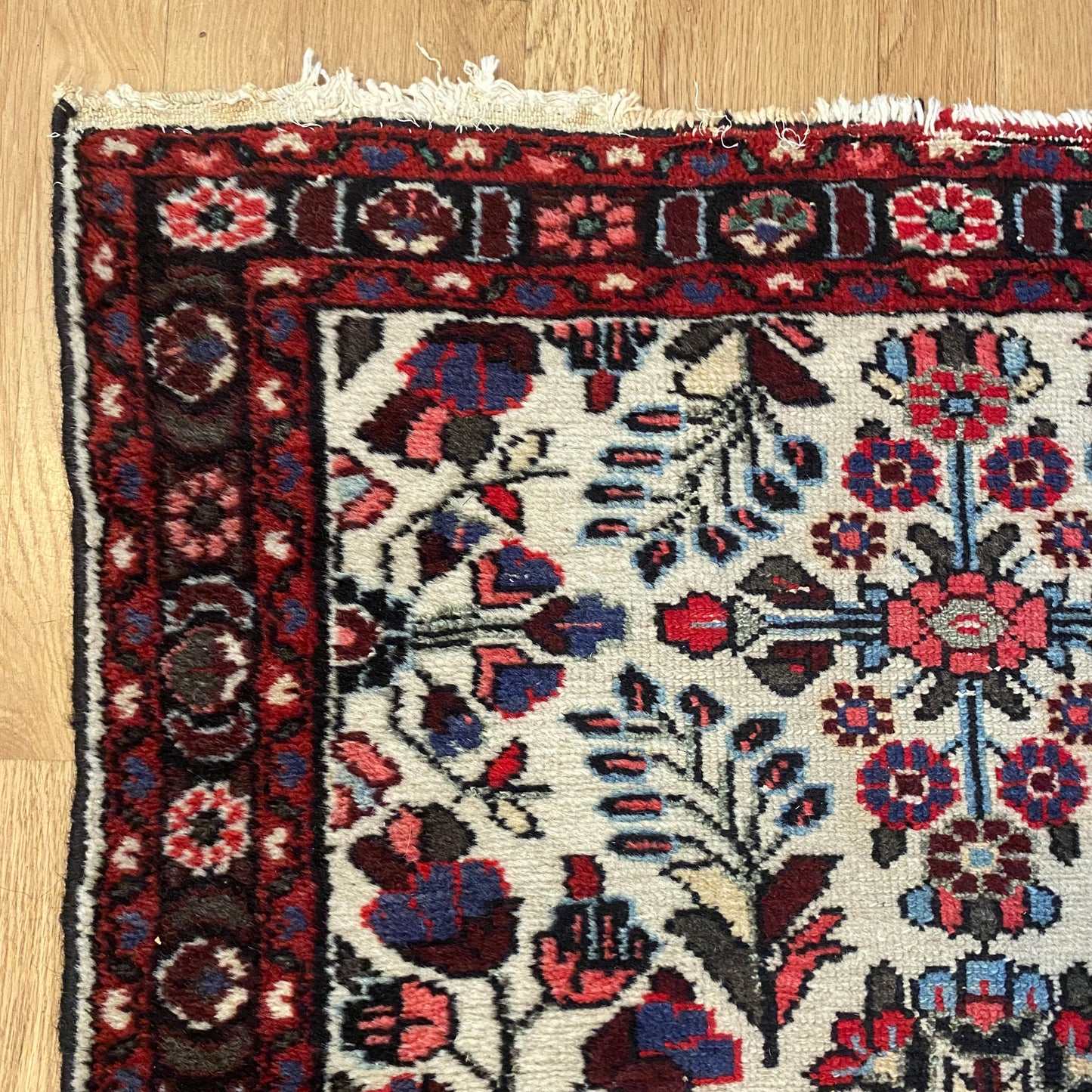 Vintage Rug, 2' 8 x 6' 5 White Runner