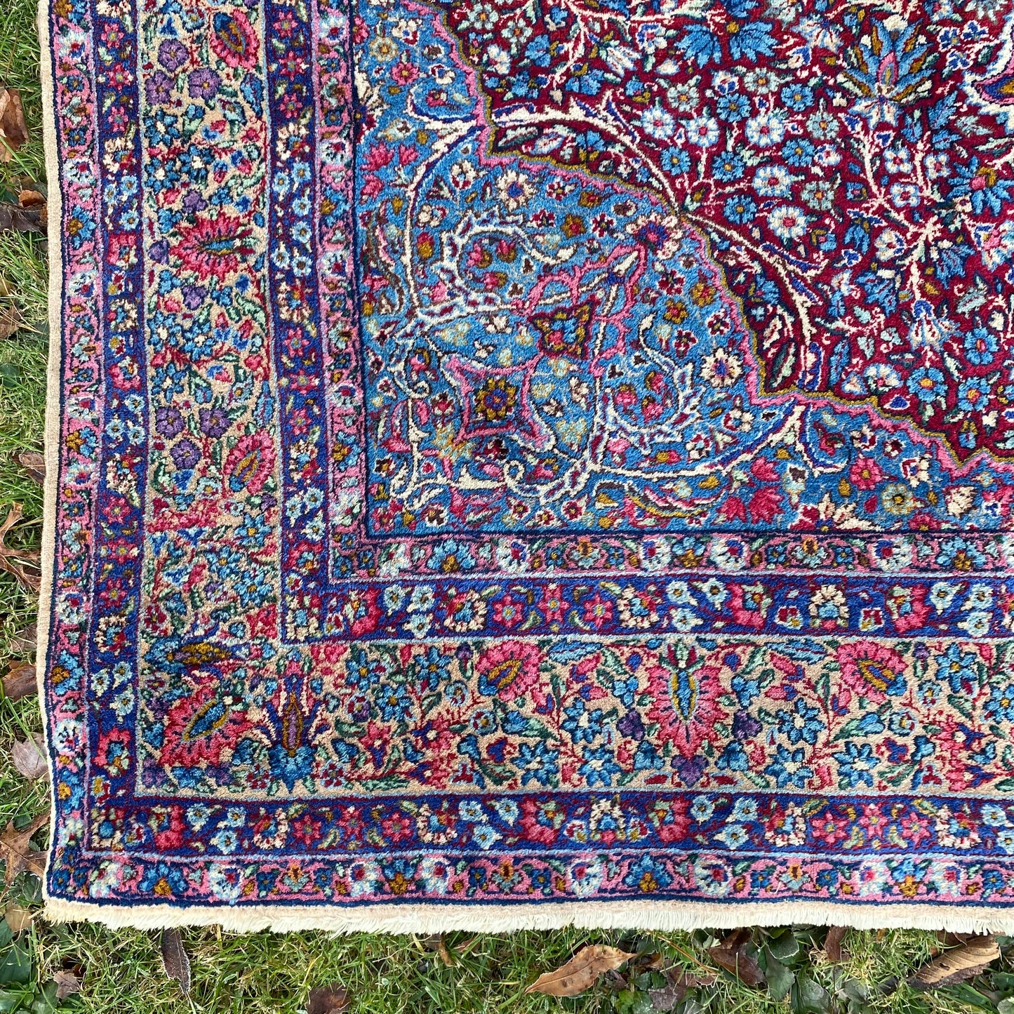 Vintage Rug, 6' x 9' 2 Red