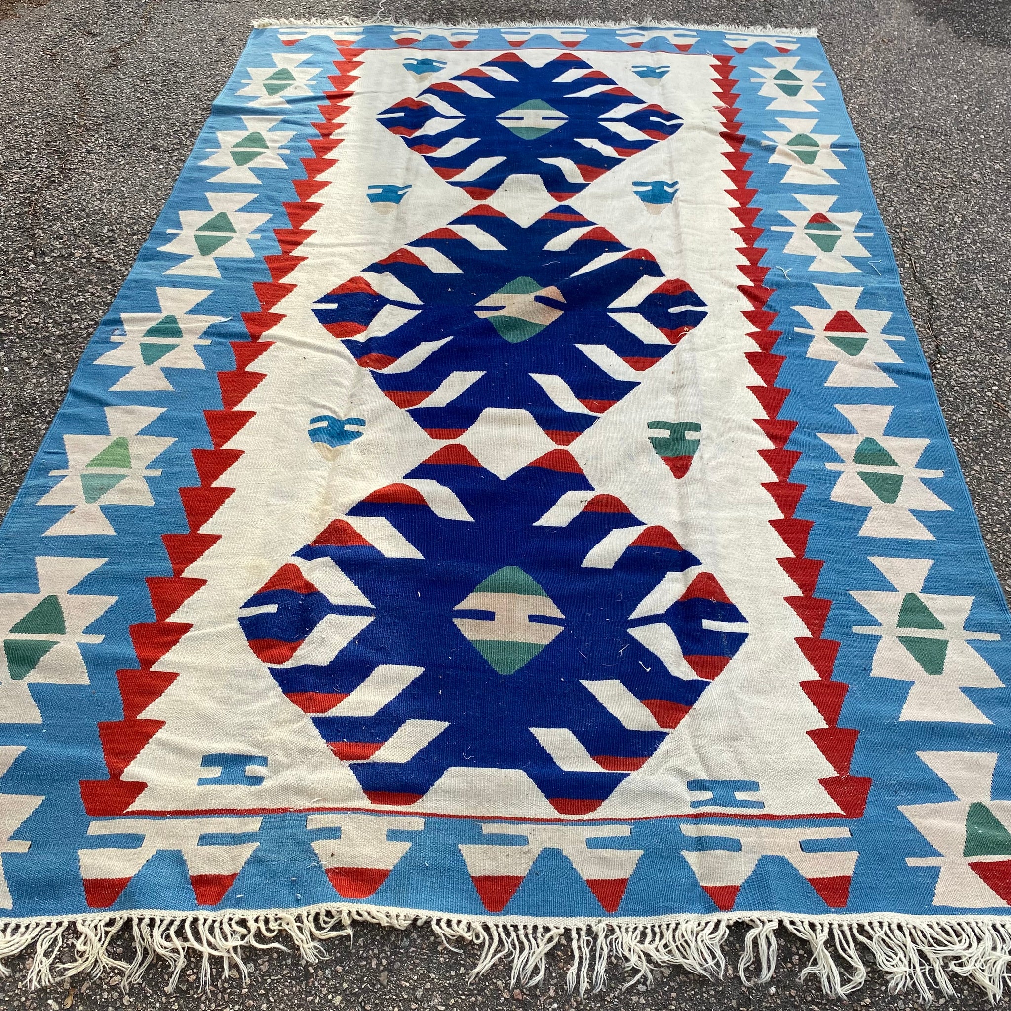 Vintage Rug, 5' 6 x 8' 10 White