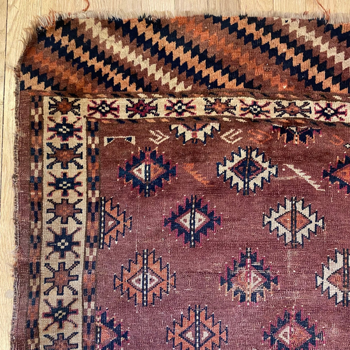 4282 - Jessie's Oriental Rugs