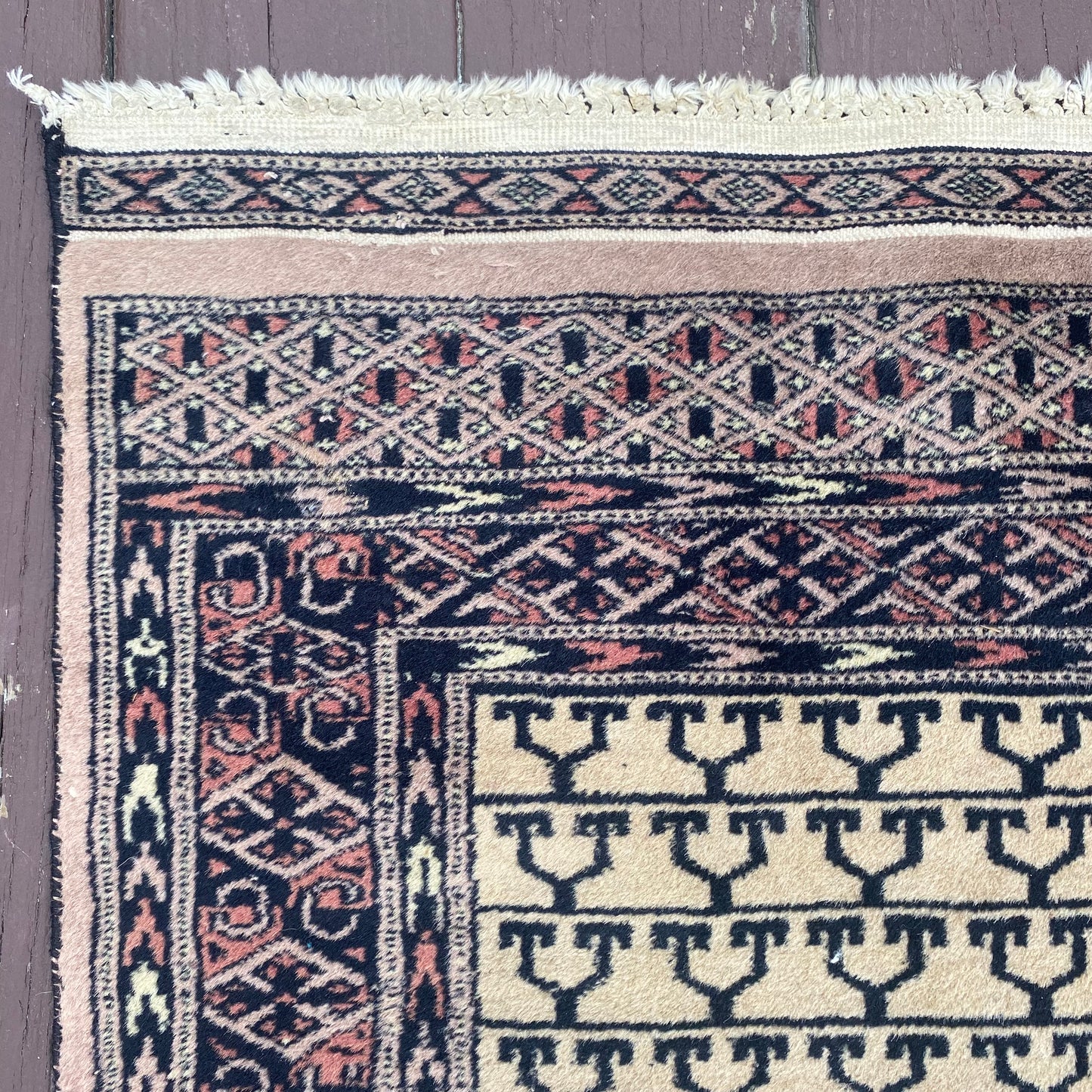 Vintage Rug, 2' x 2' 6 Cream