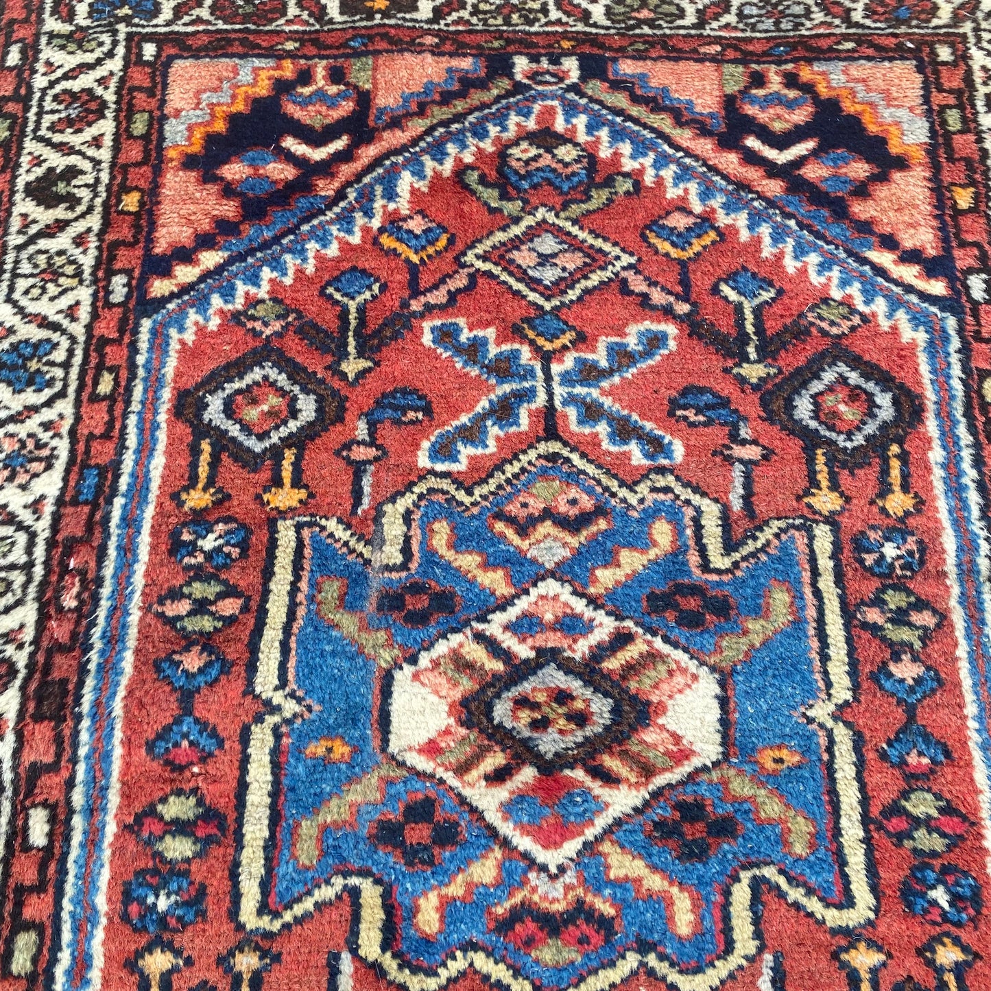 Vintage Rug, 2' 2 x 2' 11 Red