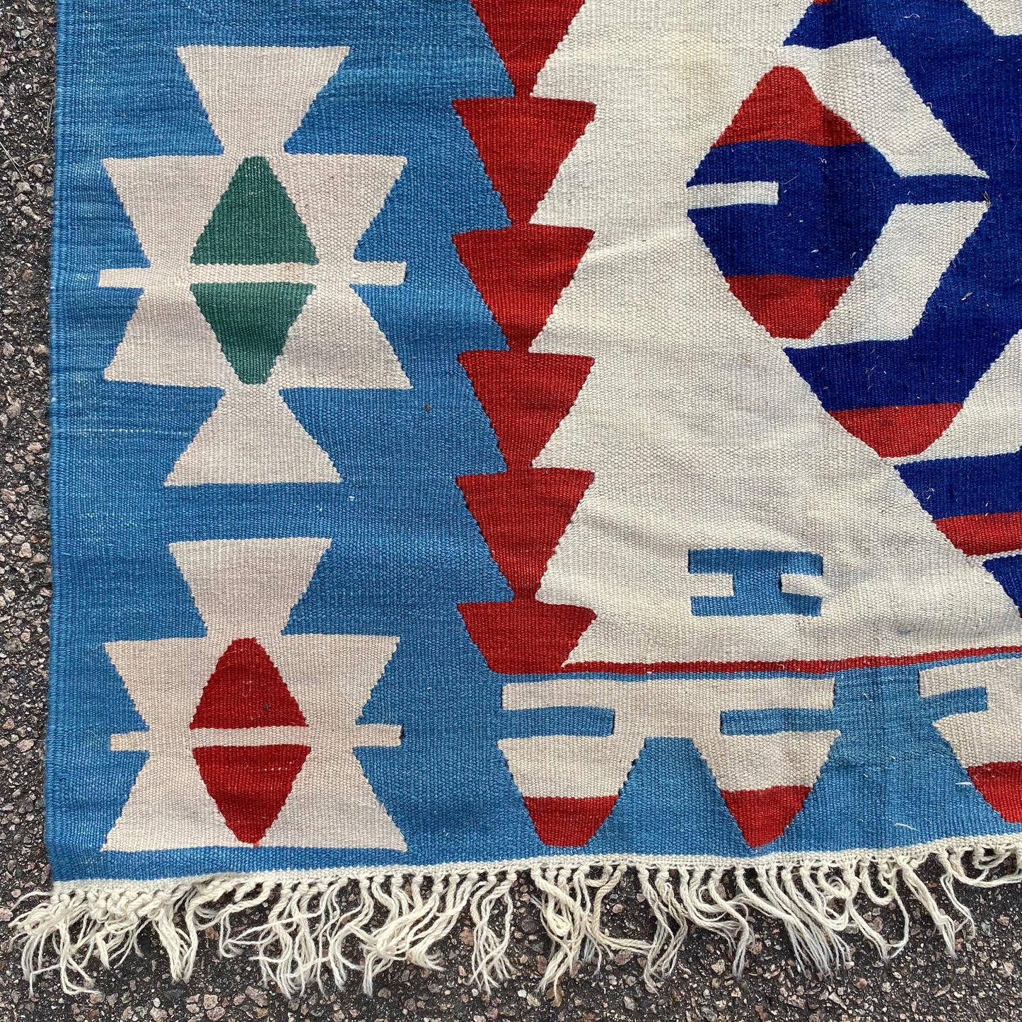 Vintage Rug, 5' 6 x 8' 10 White
