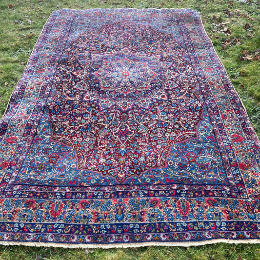 Vintage Rug, 6' x 9' 2 Red