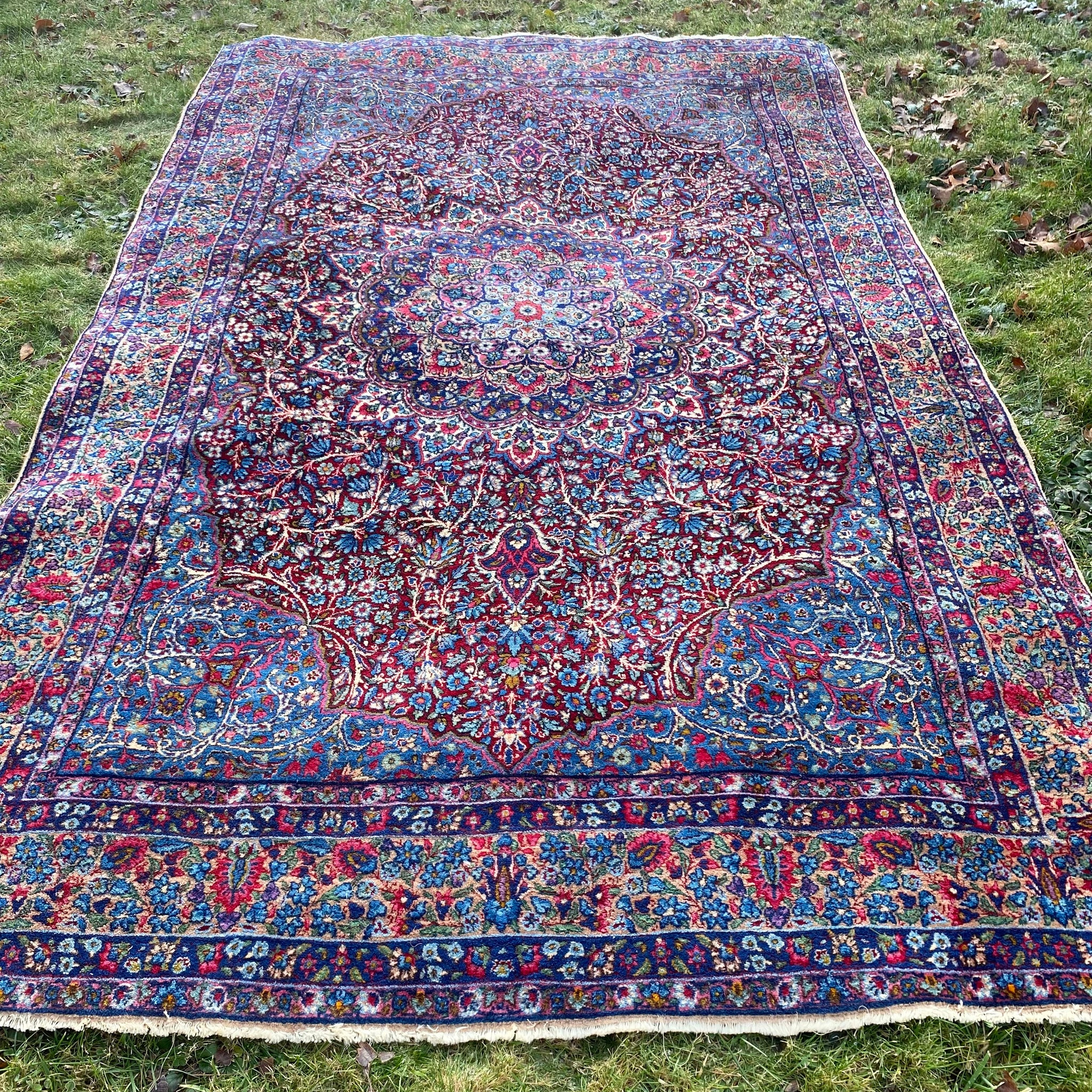 Vintage Rug, 6' x 9' 2 Red