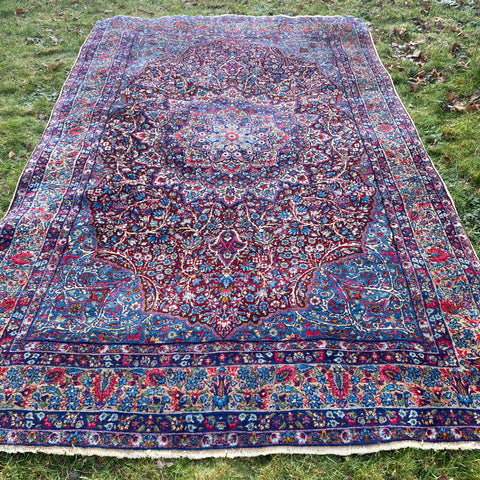 Vintage Rug, 6' x 9' 2 Red