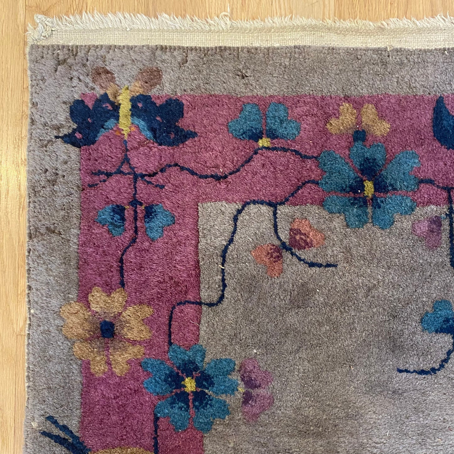 Chinese Rug, 2' 2 x 4' 2 Grey