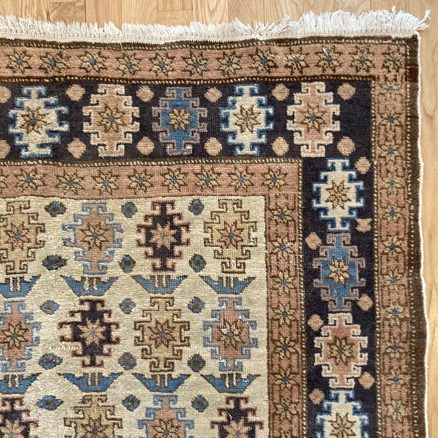 Vintage Rug, 4' x 5' 4 White