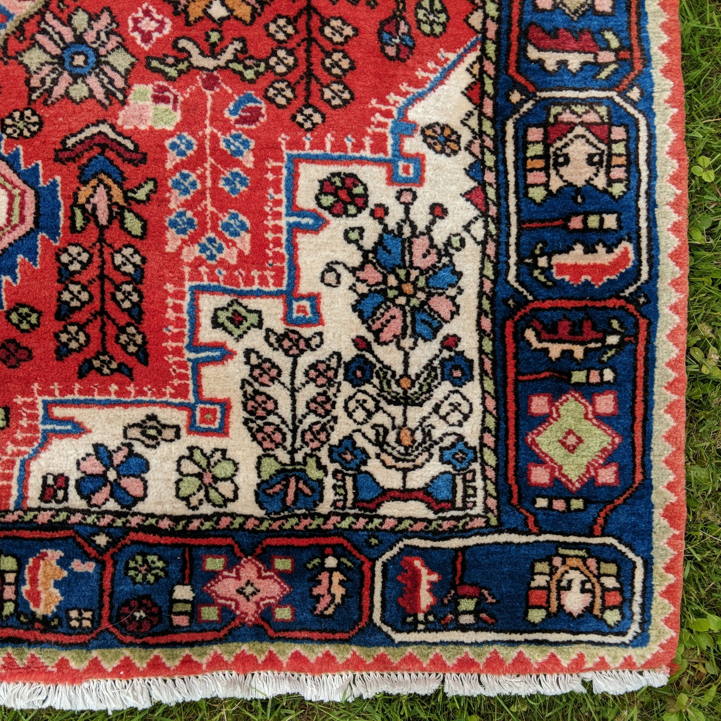 Vintage Rug, 4' 5 x 6' 7 Red