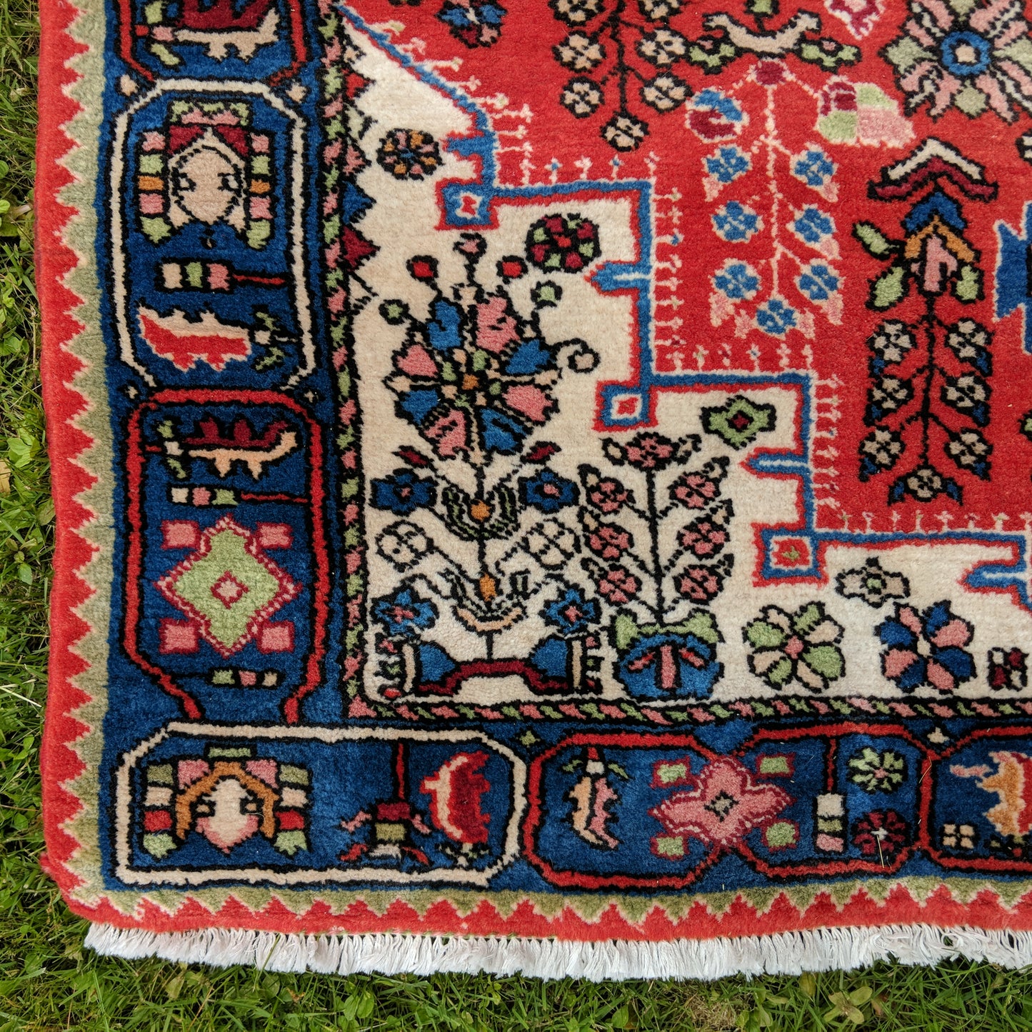 Vintage Rug, 4' 5 x 6' 7 Red