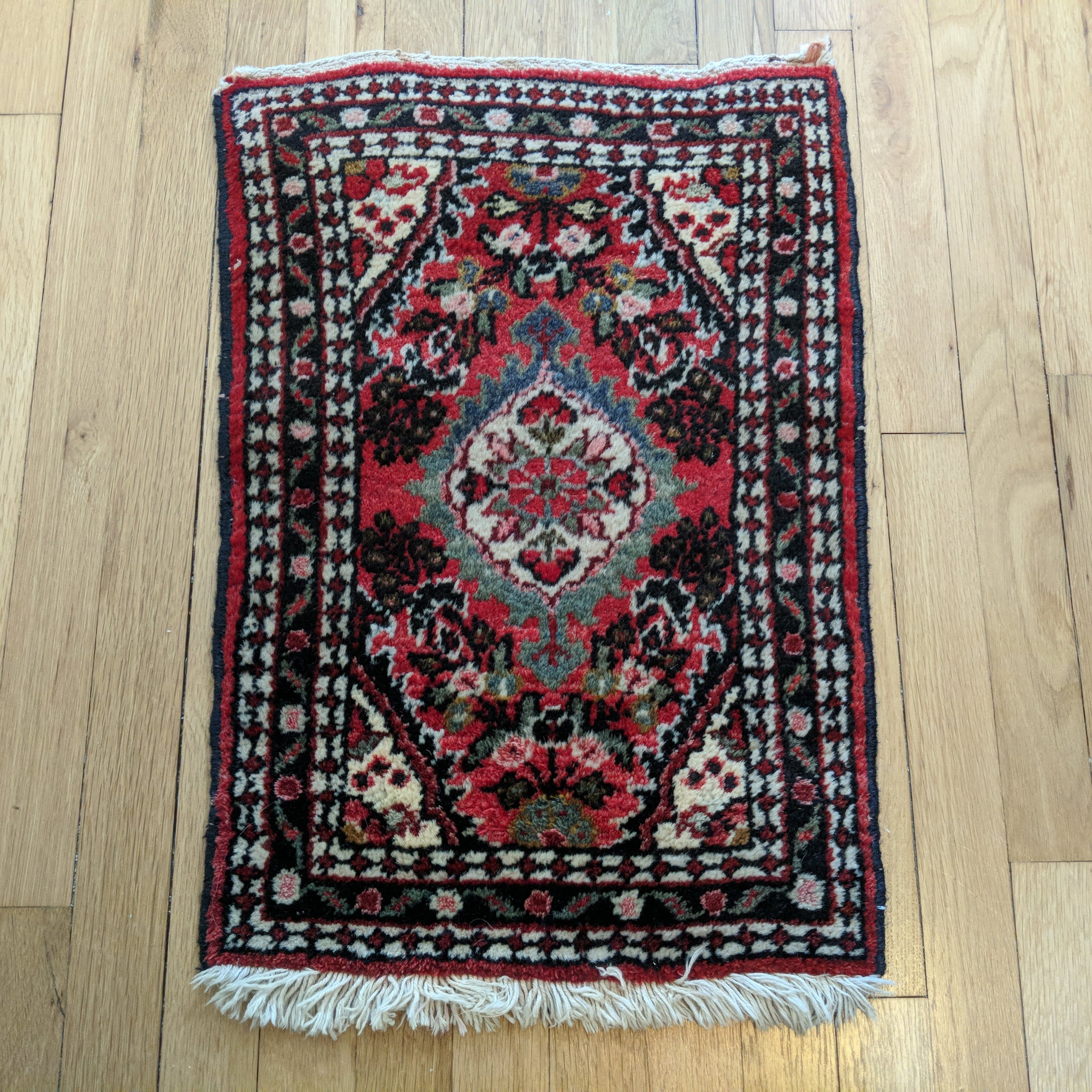 Vintage Rug, 1' 6 x 2' 2 Red