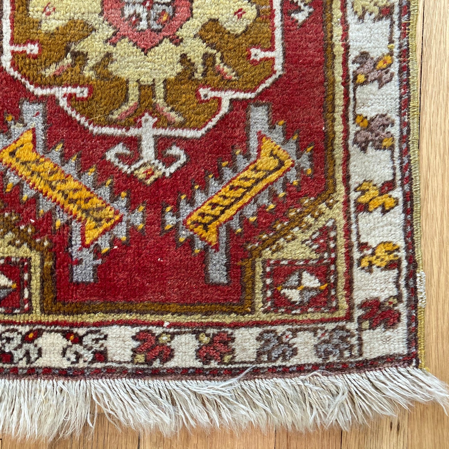 Turkish Rug, 1' 7 x 2' 5 Red Yastik