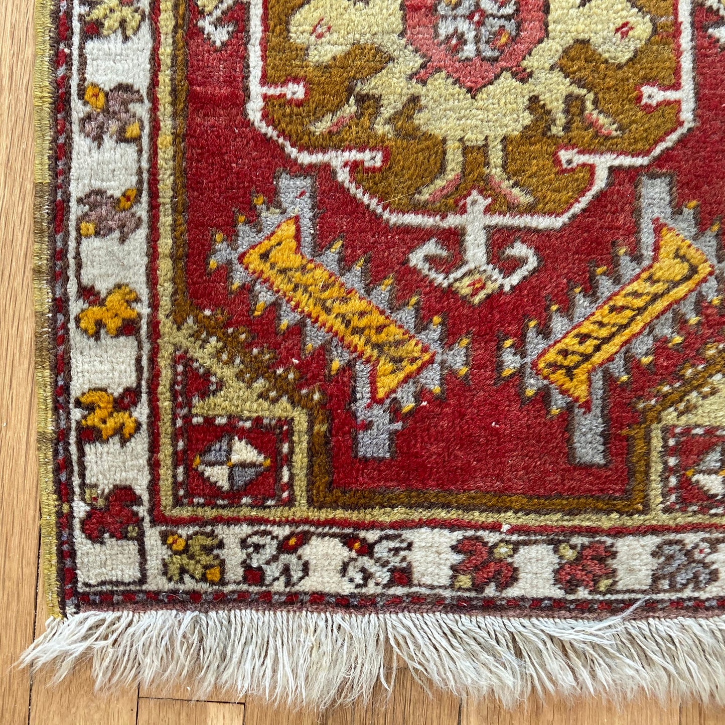 Turkish Rug, 1' 7 x 2' 5 Red Yastik