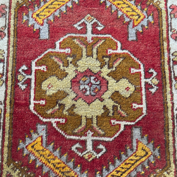 Turkish Rug, 1' 7 x 2' 5 Red Yastik
