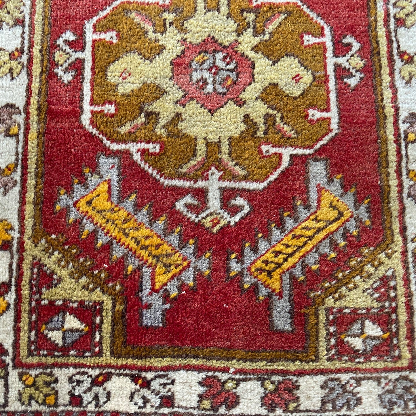 Turkish Rug, 1' 7 x 2' 5 Red Yastik