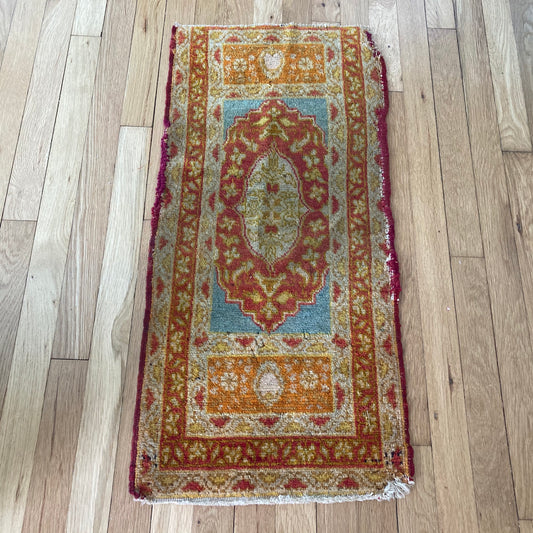 Turkish Rug, 1' 4 x 2' 11 Beige Yastik