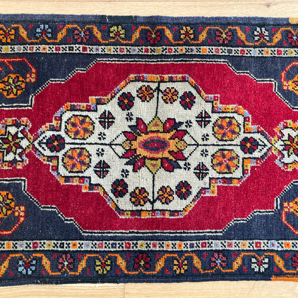 Turkish Rug, 1' 8 x 4' 3 Red Yastik