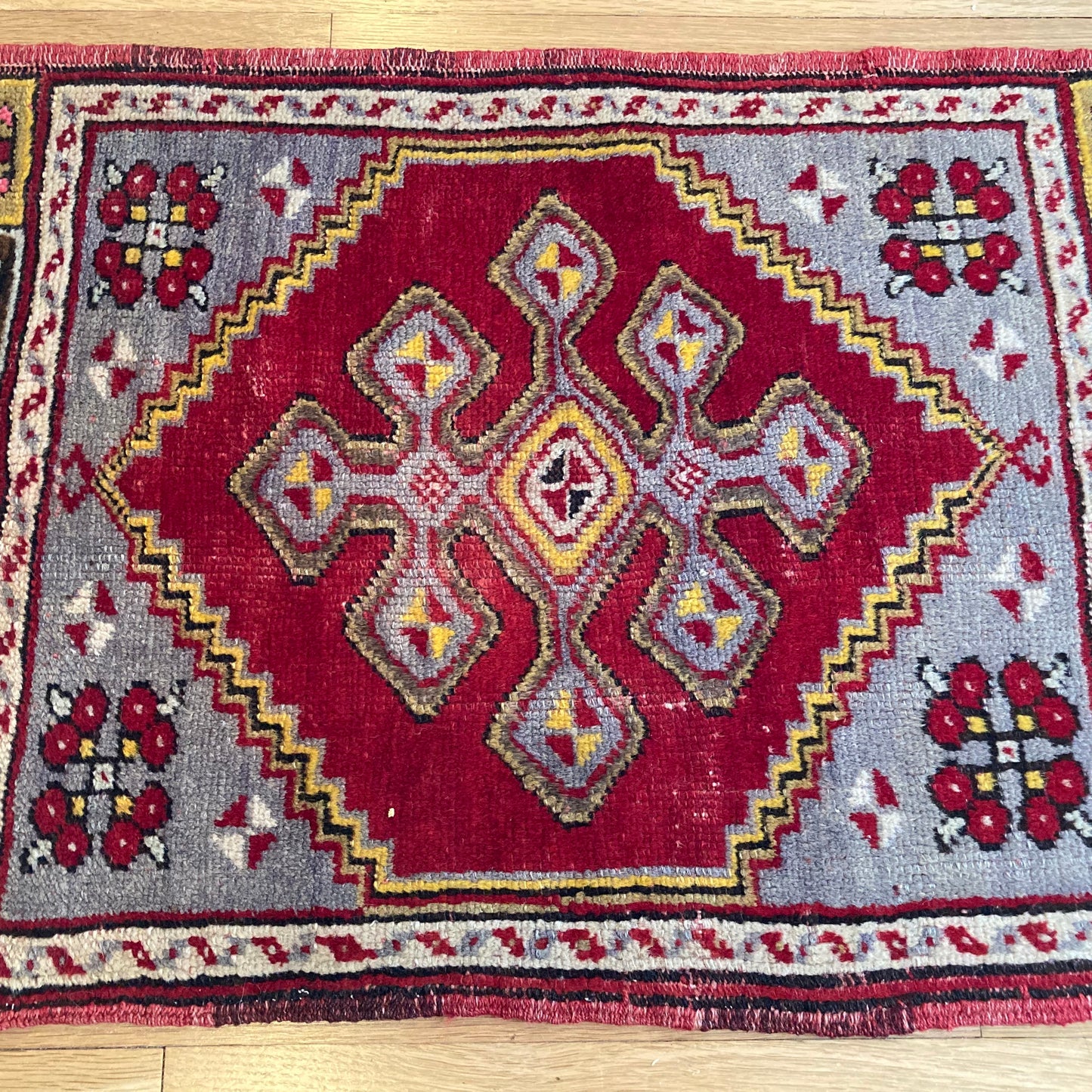 Turkish Rug, 1' 8 x 2' 6 Red Yastik