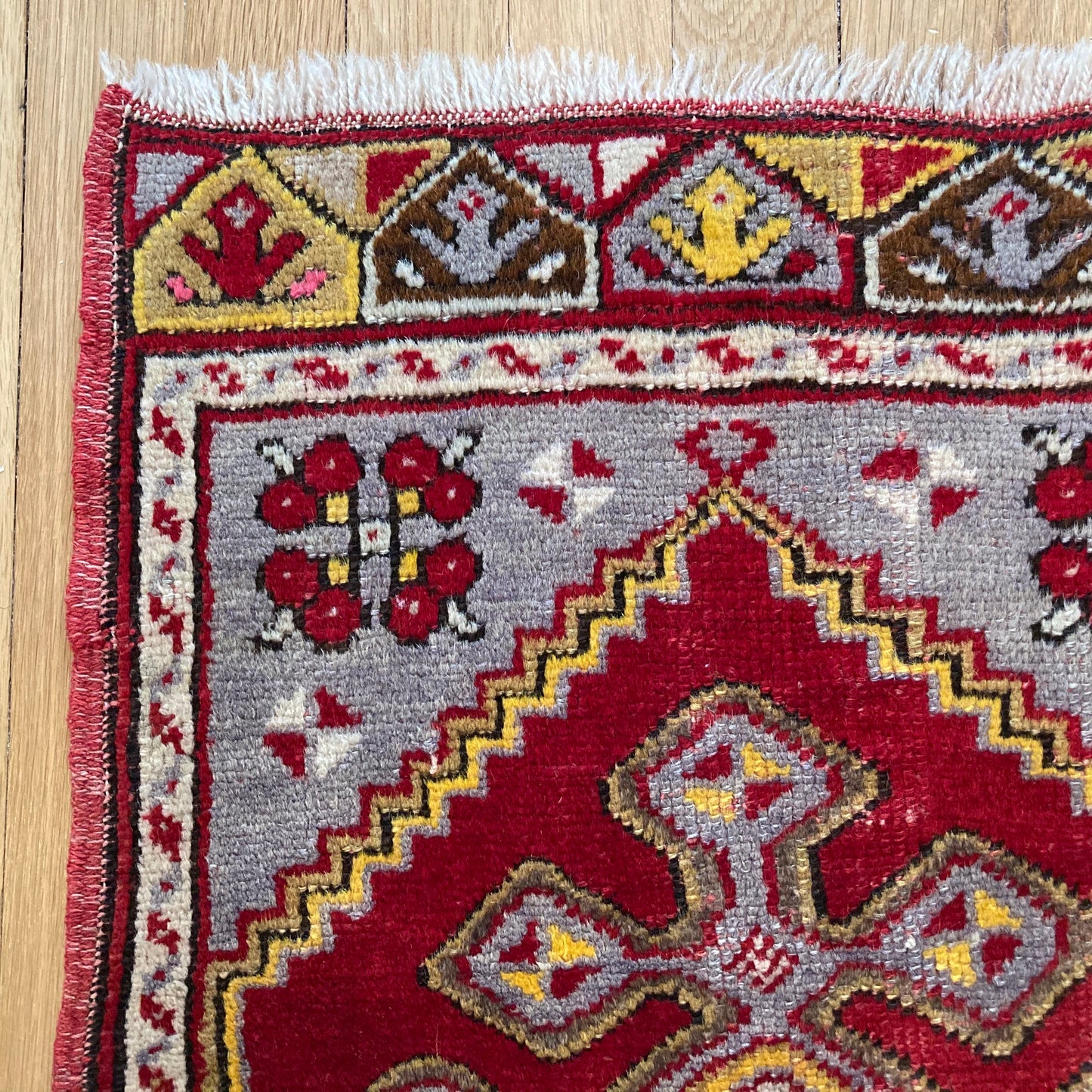 Turkish Rug, 1' 8 x 2' 6 Red Yastik
