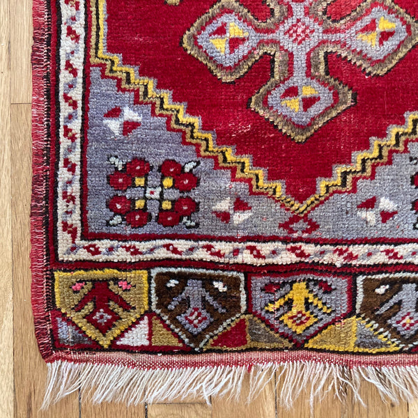 Turkish Rug, 1' 8 x 2' 6 Red Yastik