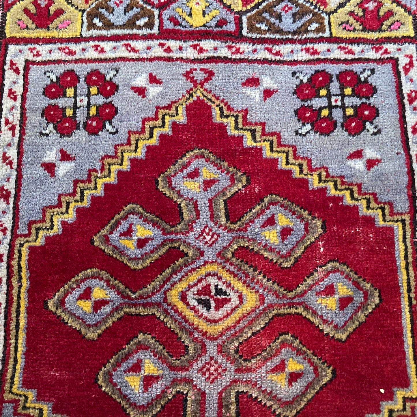 Turkish Rug, 1' 8 x 2' 6 Red Yastik