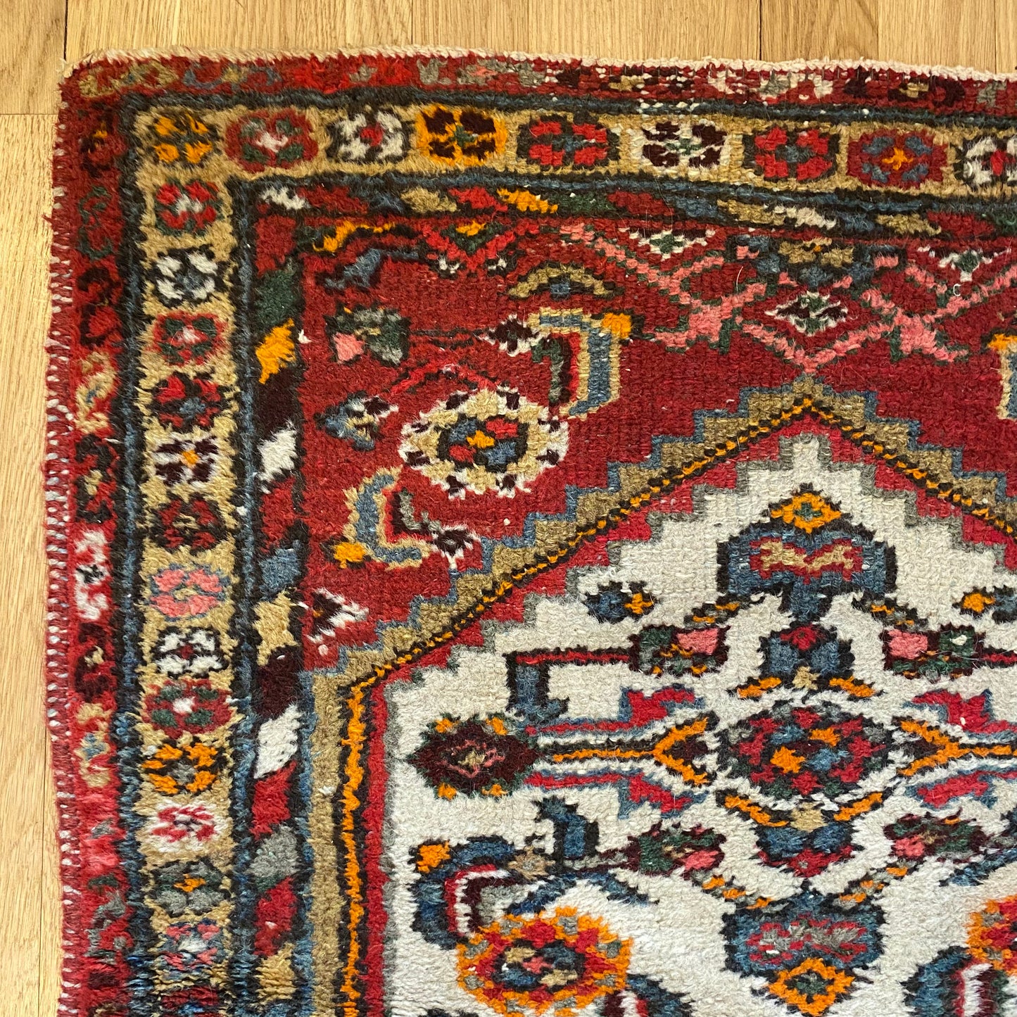 Vintage Rug, 2' 5 x 4' 2 White